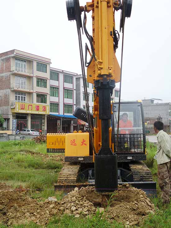 硬汉视频下载免费版建筑机械厂履带式硬汉视频在线官网下载免费版施工中